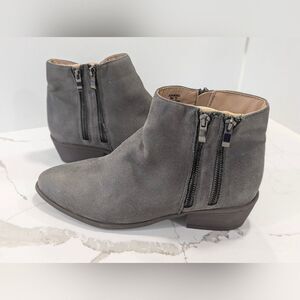 Journee Womens Jayda gray Inside Zip Stacked Heel ankle faux sued Booties Sz 12